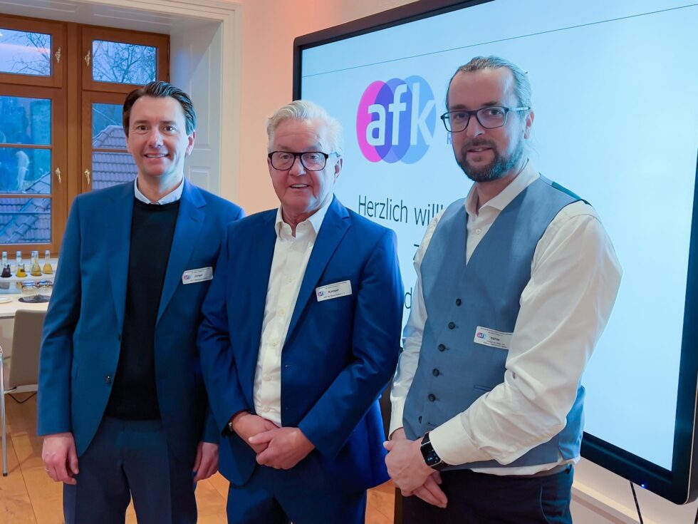Im Amt bestätigt: Martin A. Jünger (links). Aus dem Vortand verabschiedet wurde Jürgen Kümpel (Mitte). Sein Nachfolger ist Jens Nähler.